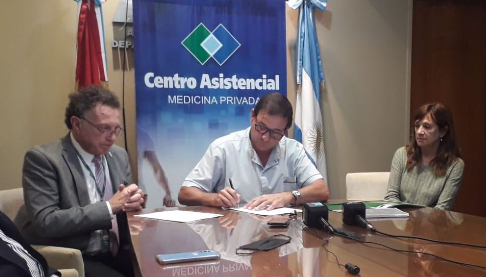Firmamos un convenio con Emerger para atenciones de urgencia en todo el país
