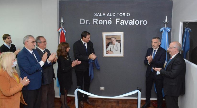 Fue re-inagurado el auditorio de la Asociación Médica que ahora se llama "Dr. René G. Favaloro"